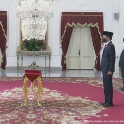 Sah! Jokowi Lantik Gubernur & Wagub Kalsel, Siapa Dia?