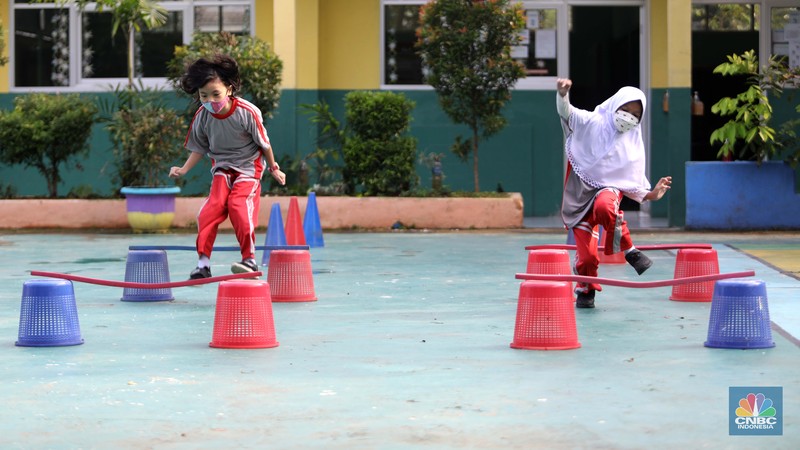 Suasana belajar tatap muka di SDN Kartika 1, Tajur Halang, Kab Bogor, Jawa Barat, Rabu 25/8. (CNBC Indonesia/Muhammad Sabki)