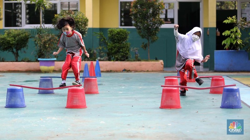 Suasana belajar tatap muka di SDN Kartika 1, Tajur Halang, Kab Bogor, Jawa Barat, Rabu 25/8. (CNBC Indonesia/Muhammad Sabki)