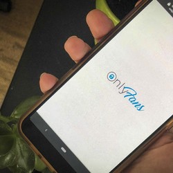 Ikut OnlyFans demi Anak, Ibu Ini Dapat Rp 9 Miliar!