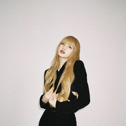 Heboh Lisa BLACKPINK Diminta Pindah Agensi, Kenapa?