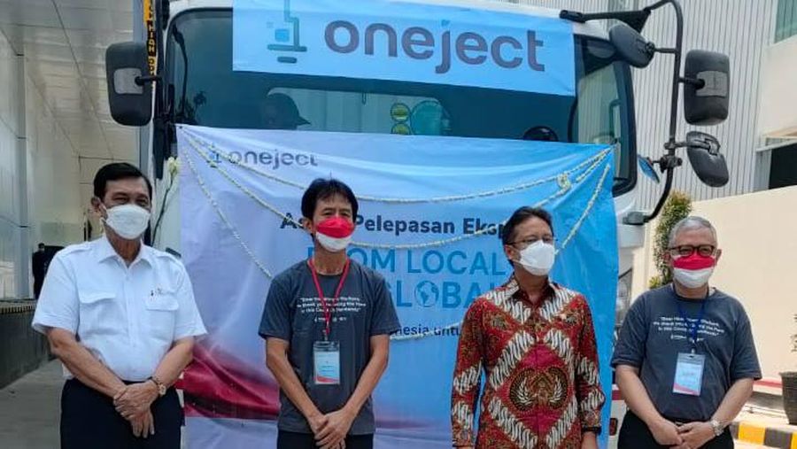 PT Oneject Indonesia (Oneject) selaku sister company PT Itama Ranoraya Tbk. (IRRA), produsen alat suntik Auto Disable Syringe (ADS) dan Safety Needle terbesar di Asia, mengekspor alat suntik sekali pakai atau ADS, guna memenuhi kebutuhan UNICEF (United Nations Children's Fund), dan juga ke Ukraina, dengan total volume seluruhnya mencapai 200 kontainer atau 150 juta pieces alat suntik ADS.