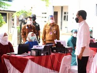 Dihadiri Jokowi, Vaksinasi Pelajar Didukung Aplikasi P-Care