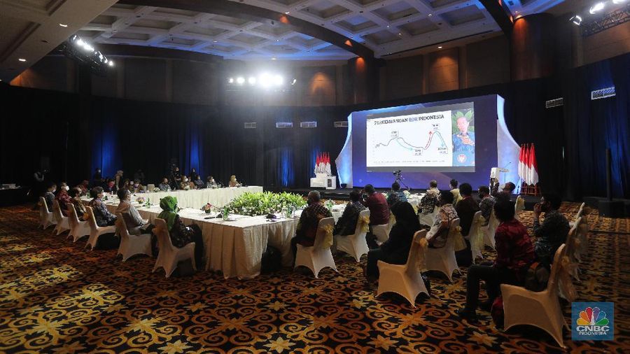 Presiden RI Jokowi di acara Sarasehan 100 Ekonom (CNBC Indonesia/Tri Susilo)
