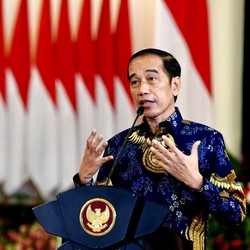 Cerita Jokowi Tegur Bobby Nasution Soal Dana Ngendon di Bank