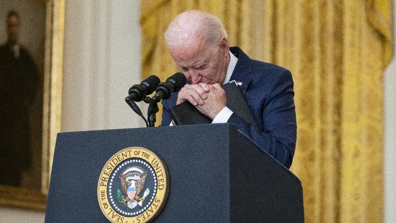 President Joe Biden speaks about the bombings at the Kabul airport that killed at least 12 U.S. service members, from the East Room of the White House, Thursday, Aug. 26, 2021, in Washington. (AP Photo/Evan Vucci)