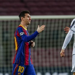 Membandingkan Gaji Messi & Ronaldo, Siapa yang Lebih Besar?