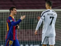 Membandingkan Gaji Messi & Ronaldo, Siapa yang Lebih Besar?