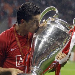 Cristiano Ronaldo Bawa Berkah, Saham MU dan Juventus Nanjak!