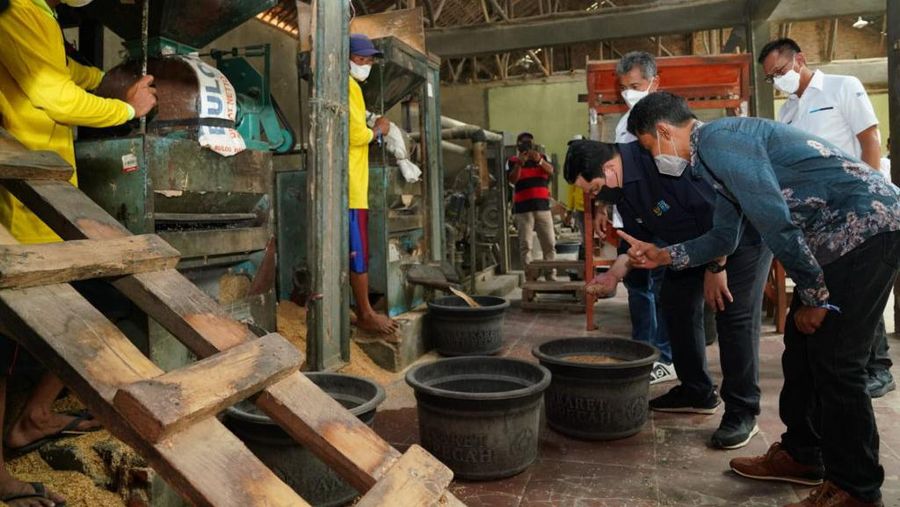 Blusukan Menteri BUMN Erick Thohir:  
Dorong BRI Dukung Produksi Padi Model Bisnis Klaster dan Teknologi Modern.