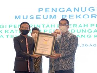 Lindungi Guru Agama dengan Jamsostek, Jabar Dapat Rekor MURI