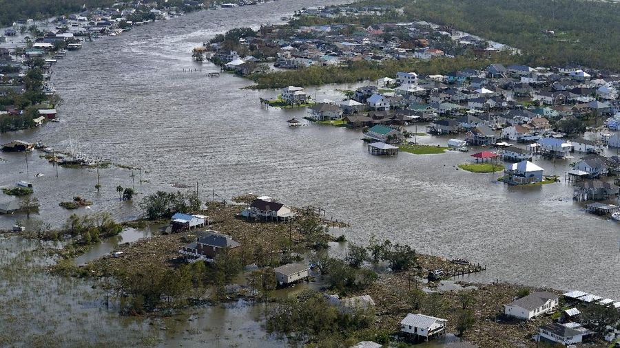 Destruction is seen in the aftermath of Hurricane Ida, Monday, Aug. 30, 2021, in Houma, La. The weather died down shortly before dawn. (AP Photo/David J. Phillip)