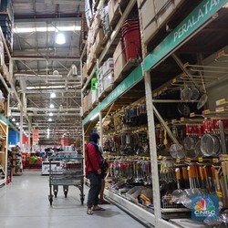 Pak Jokowi, Ada Gejala Belanja Warga RI Mulai Lesu Nih!