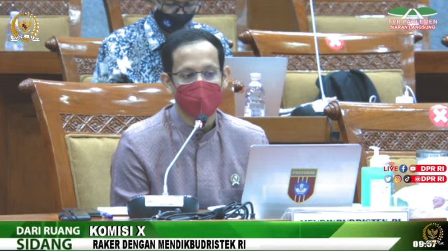 Menteri Pendidikan, Kebudayaan, Riset dan Teknologi (Mendikbud-Ristek) Nadiem Makarim mengikuti rapat kerja dengan Komisi X DPR (Tangkapan Layar Youtube Komisi X DPR RI Channel)