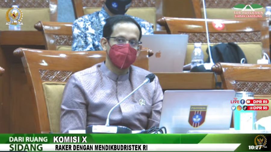 Menteri Pendidikan, Kebudayaan, Riset dan Teknologi (Mendikbud-Ristek) Nadiem Makarim mengikuti rapat kerja dengan Komisi X DPR (Tangkapan Layar Youtube Komisi X DPR RI Channel)