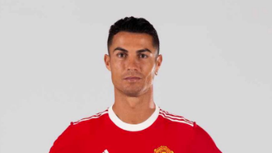 Cristiano Ronaldo mengenakan kostum Manchester United. (Dok. Manchester United)