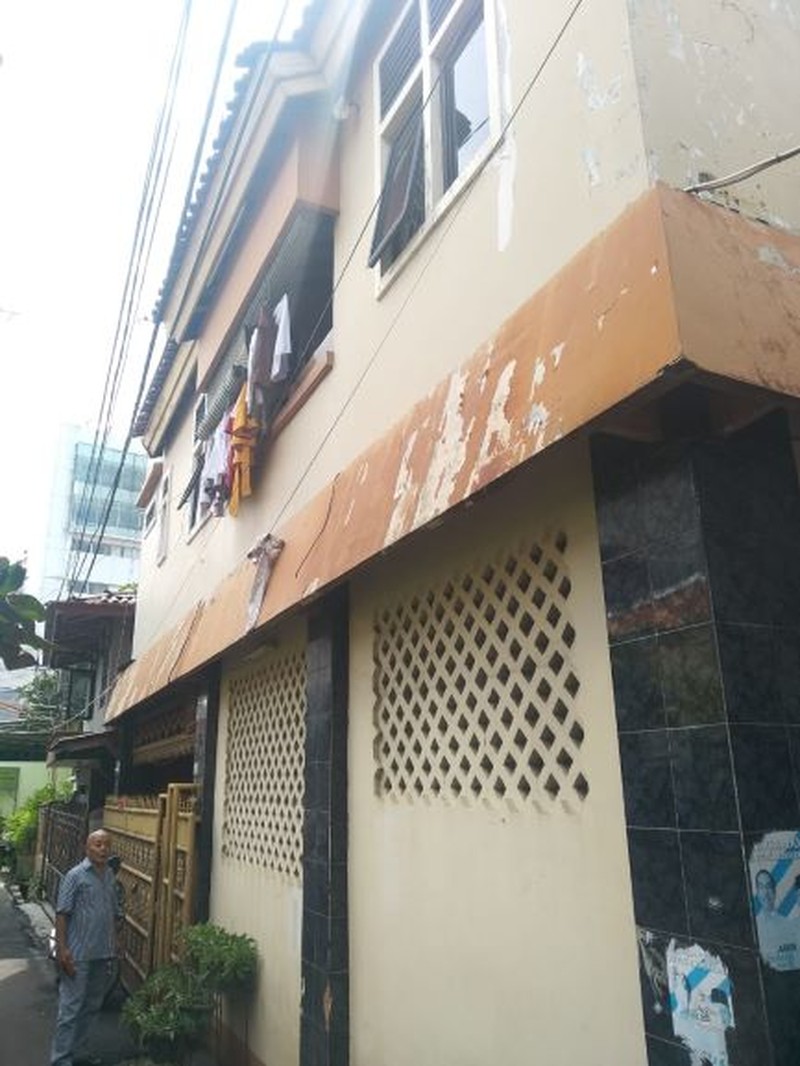 Lelang 1 bidang tanah dengan total luas 93 m2 berikut bangunan di Kota Jakarta Selatan
dengan limit Rp 459.100.000 dan jaminan Rp. 91.820.000. Dalam iklan tersebut tertuliskan Batas Akhir Jaminan 8 September 2021 dan Batas Akhir Penawaran 9 September 2021 jam 10:30 WIB dengan cara penawaran Closed Bidding. (Dok. Lelang.go.id)