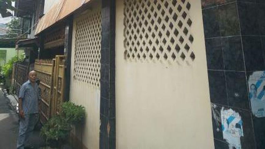 Lelang 1 bidang tanah dengan total luas 93 m2 berikut bangunan di Kota Jakarta Selatan
dengan limit Rp 459.100.000 dan jaminan Rp. 91.820.000. Dalam iklan tersebut tertuliskan Batas Akhir Jaminan 8 September 2021 dan Batas Akhir Penawaran 9 September 2021 jam 10:30 WIB dengan cara penawaran Closed Bidding. (Dok. Lelang.go.id)