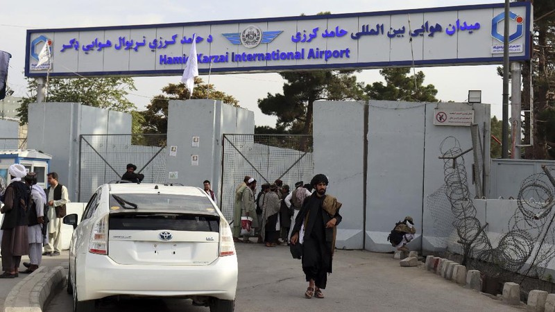 Taliban special forces fighters stand guard outside the Hamid Karzai International Airport after the U.S. military's withdrawal, in Kabul, Afghanistan, Tuesday, Aug. 31, 2021. The Taliban were in full control of Kabul's airport on Tuesday, after the last U.S. plane left its runway, marking the end of America's longest war. (AP Photo/Khwaja Tawfiq Sediqi)
