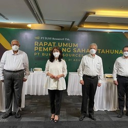RUPST BUMI Lantik Komut Cicip Sutardjo & Presdir Aga Bakrie