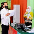Target Jokowi : 70% Orang RI Sudah Tervaksin Akhir Tahun