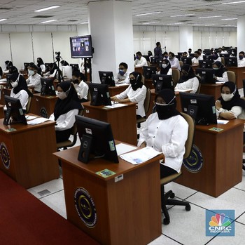 Penampakan Ratusan Peserta Ikut Tes SKD CPNS 2021