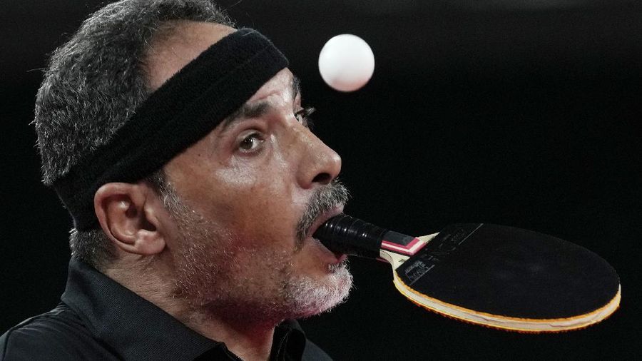 Atlet AS, Ezra Frech bertanding di Final Atletik Lompat Tinggi T63 Putra Paralimpiade Tokyo 2020 di Tokyo, Selasa, 31 Agustus 2021. (Simon Bruty for OIS via AP)