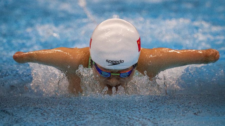 Atlet AS, Ezra Frech bertanding di Final Atletik Lompat Tinggi T63 Putra Paralimpiade Tokyo 2020 di Tokyo, Selasa, 31 Agustus 2021. (Simon Bruty for OIS via AP)