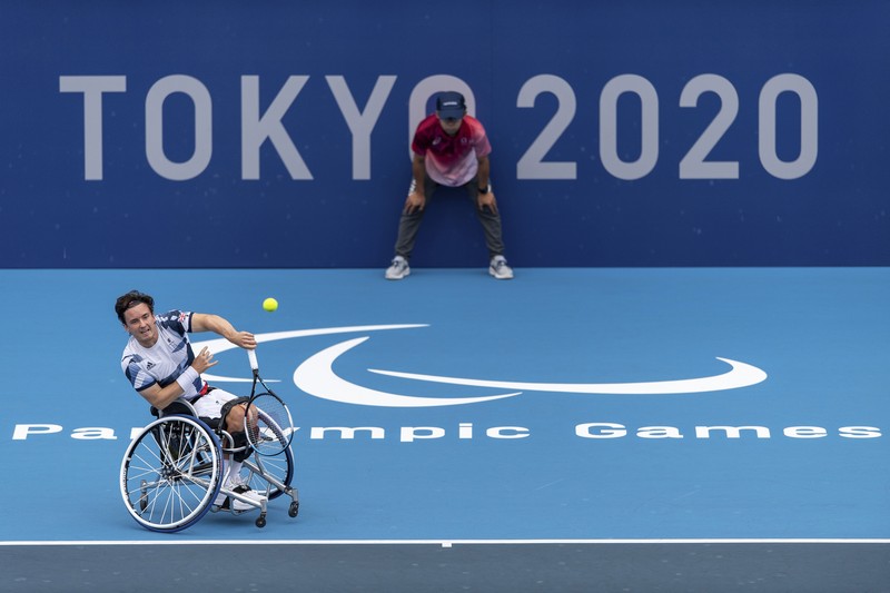 Atlet AS, Ezra Frech bertanding di Final Atletik Lompat Tinggi T63 Putra Paralimpiade Tokyo 2020 di Tokyo, Selasa, 31 Agustus 2021. (Simon Bruty for OIS via AP)