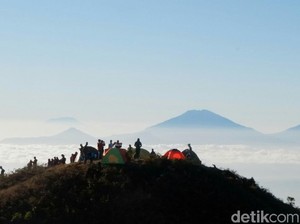 Viral Sejoli Pendaki Kepergok Mesum di Gunung Prau, Sempat Terjadi Cekcok