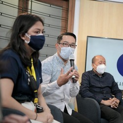 Kolaborasi Jabar-Gerakan Titik Koma Turunkan Depresi Warga