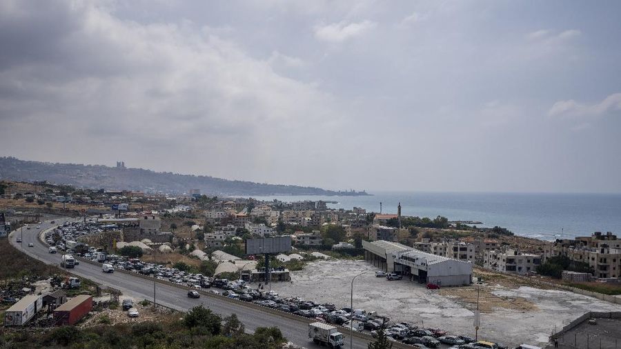 Antrian BBM di Lebanon. (AP/Hassan Ammar)
