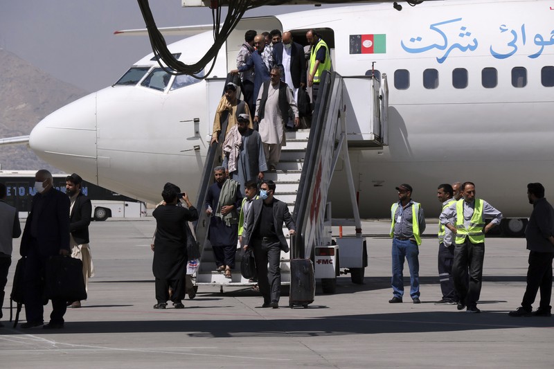 Bandara Kabul kembali buka untuk penerbangan Domestik. (AP/Wali Sabawoon) Bandara Kabul kembali buka untuk penerbangan Domestik. (AP/Wali Sabawoon)