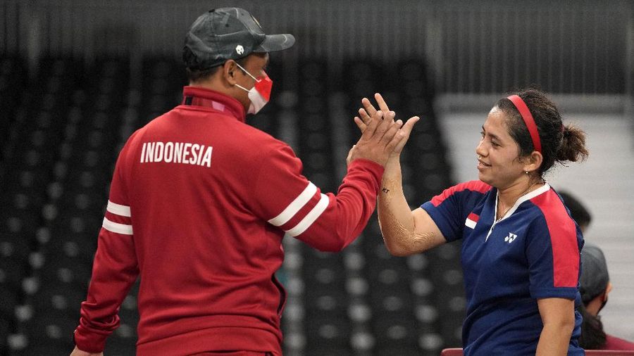 Leani Ratri Oktila raih perak Paralimpiade Tokyo 2020. (AP/Joe Toth)