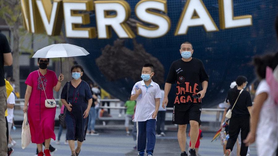 Universal Studio Beijing, China dibuka kembali. (AP/Ng Han Guan)