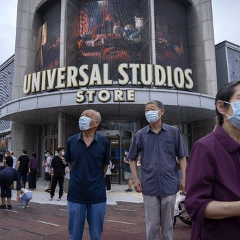 Membludak, Ini Potret Uji Coba Universal Studio di Beijing