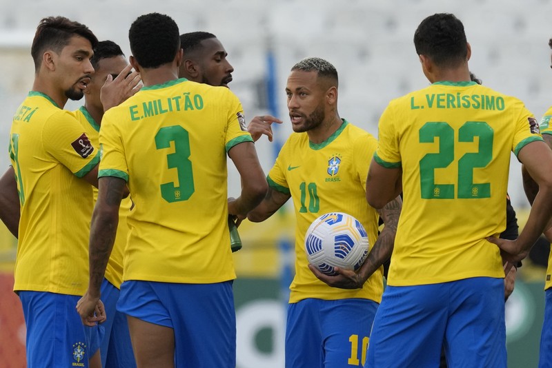 Laga Timnas Argentina vs Brasil di Kualifikasi Piala Dunia 2022 Zona Amerika Selatan terpaksa dihentikan karena terjadi keributan akibat dugaan pelanggaran protokol kesehatan. (AP/Andre Penner) Laga Timnas Argentina vs Brasil di Kualifikasi Piala Dunia 2022 Zona Amerika Selatan terpaksa dihentikan karena terjadi keributan akibat dugaan pelanggaran protokol kesehatan. (AP/Andre Penner)
