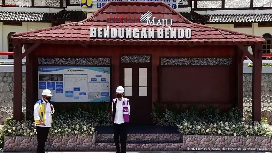 Jokowi meresmikan Bendungan Bendo, Kabupaten Ponorogo, Selasa (7/9/2021). (Tangkapan layar youtube Setpres RI