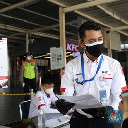 Catat! Mulai Besok, Naik KRL Bisa Tunjukkan Sertifikat Vaksin