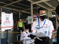 Catat! Mulai Besok, Naik KRL Bisa Tunjukkan Sertifikat Vaksin