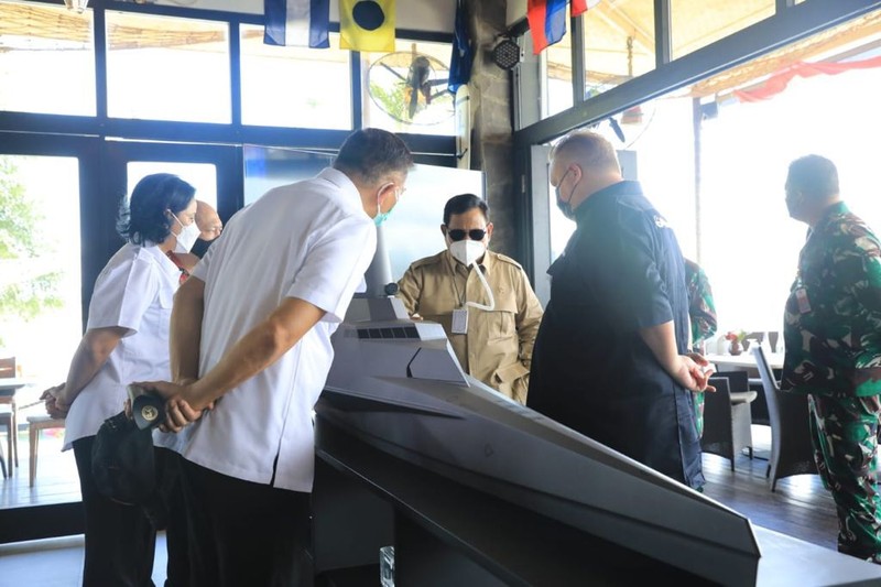 Menhan Prabowo kunjungi Indhan Perkapalan PT Lundin. (Dok: Kemhan RI) Menhan Prabowo kunjungi Indhan Perkapalan PT Lundin. (Dok: Kemhan RI)