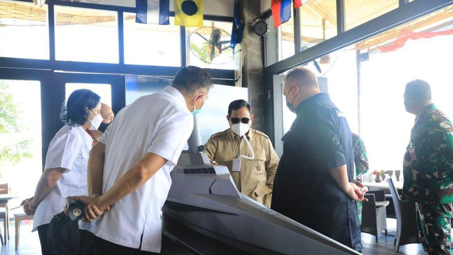 Menhan Prabowo kunjungi Indhan Perkapalan PT Lundin. (Dok: Kemhan RI)