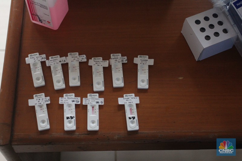 Petugas PPSU jalani Test Usap . (CNBC Indonesia/Muhammad Sabki)