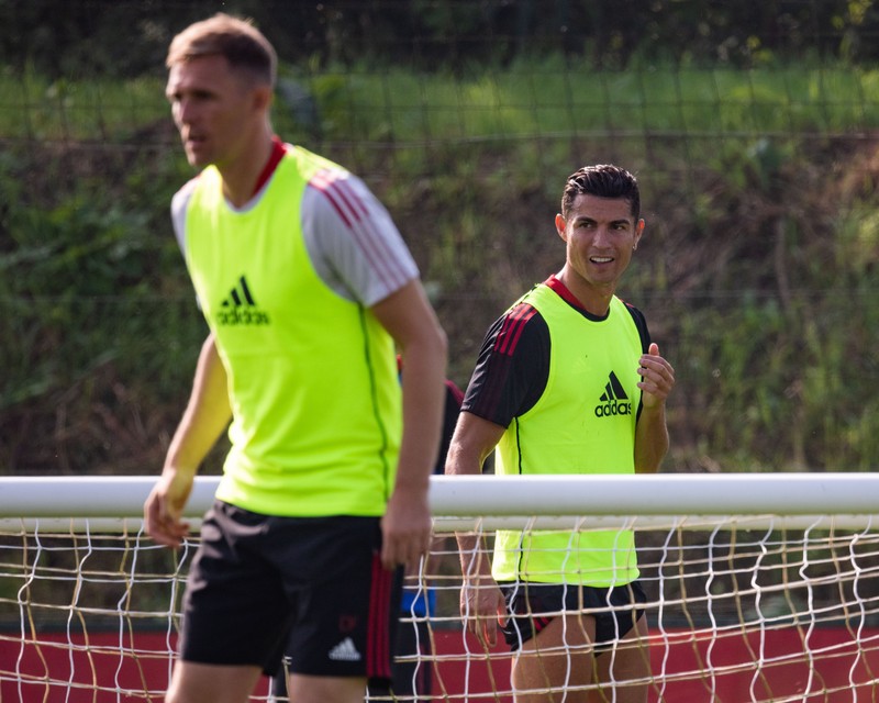 Cristiano Ronaldo latihan bersama Mencester United. (Dok: Twitter Manchester United) Cristiano Ronaldo latihan bersama Mencester United. (Dok: Twitter Manchester United)