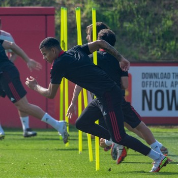Gaya Cristiano Ronaldo Latihan Perdana Bareng Man United