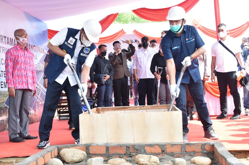 PTBA Bangun PLTS. (Dok: PTBA) PTBA Bangun PLTS. (Dok: PTBA)