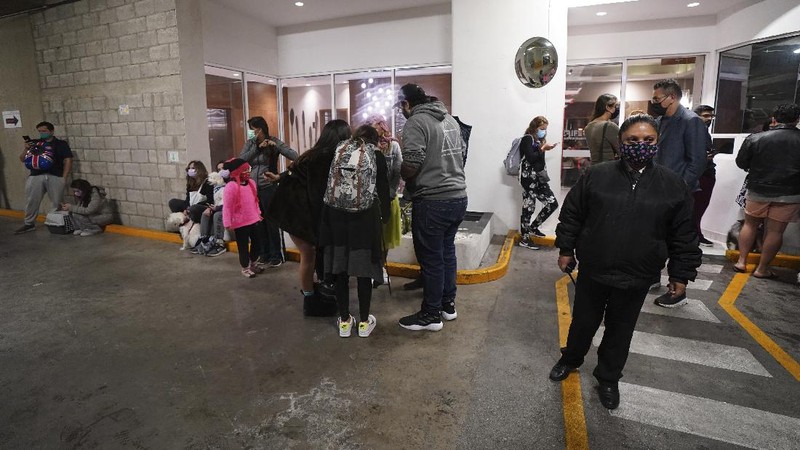 Gempa di Meksiko. (AP/Leslie Mazoch)