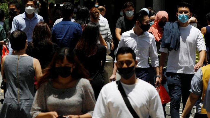 Lonjakan kasus Covid-19 di Singapura. (REUTERS/EDGAR SU) Lonjakan kasus Covid-19 di Singapura. (REUTERS/EDGAR SU)