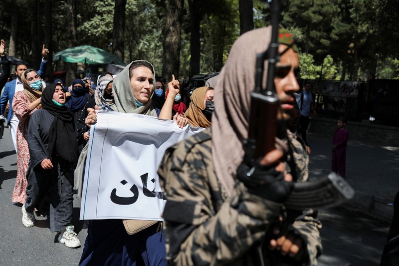 Pasukan Taliban. (REUTERS/STRINGER) Pasukan Taliban. (REUTERS/STRINGER)