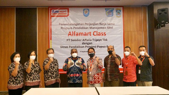 Hadir di Papua, Alfamart Class Cetak Lulusan SMK Siap Kerja